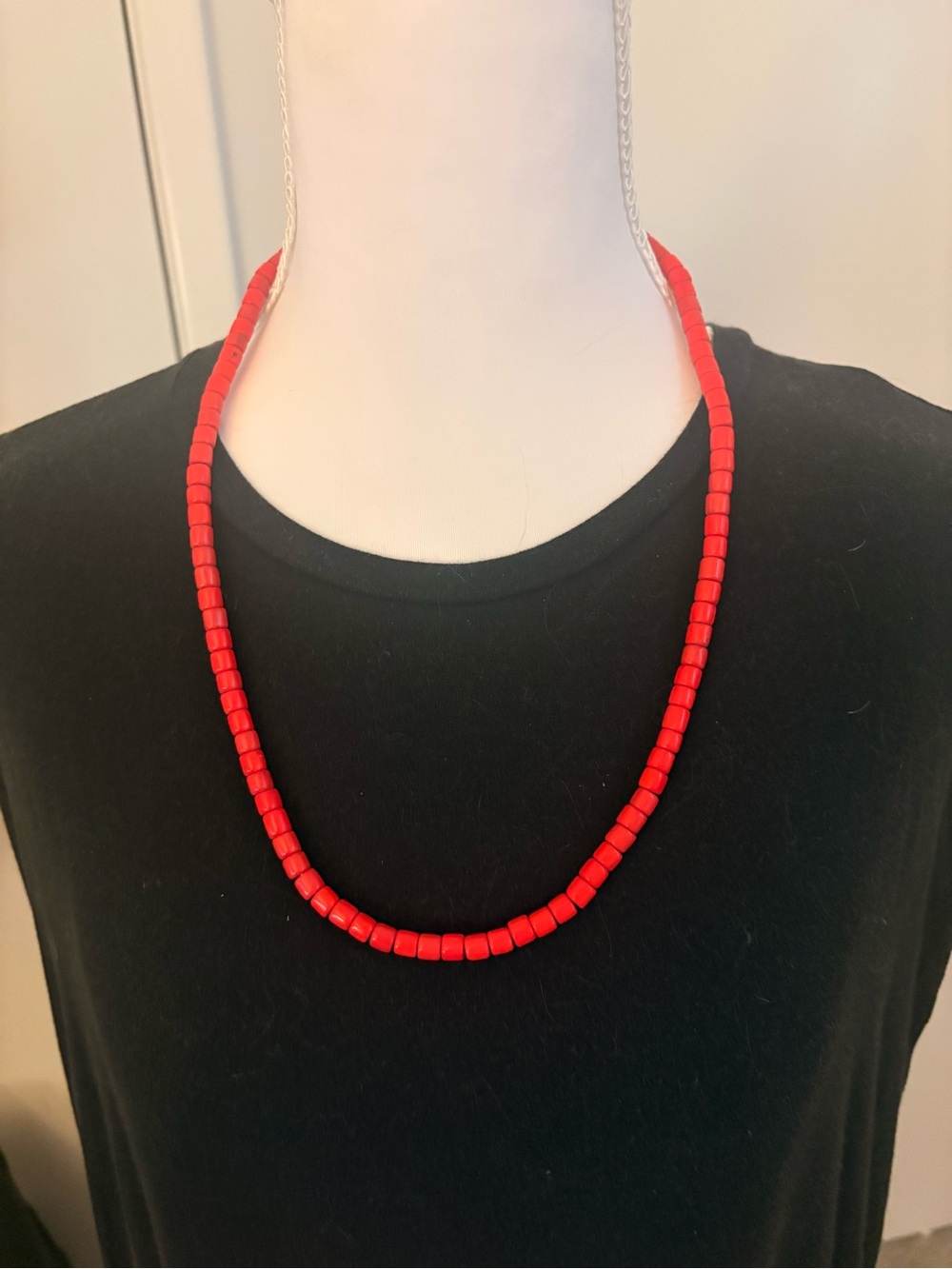 Classic Red Beaded Women's Necklace - Minimalist Style